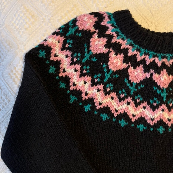 Vintage Women’s Hand Knit Crew Neck Fair Isle Tulip Sweater Black Medium Large - Picture 2 of 6